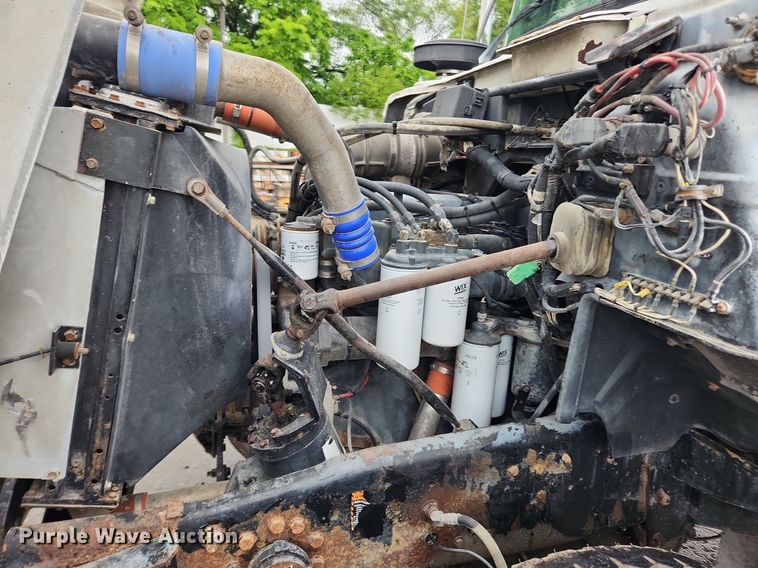 image for item LX9579 1999 Mack DM690S  dump truck