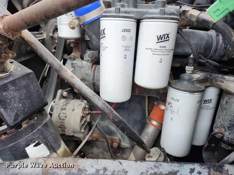 image for item LX9579 1999 Mack DM690S  dump truck