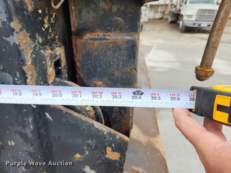 image for item LX9579 1999 Mack DM690S  dump truck