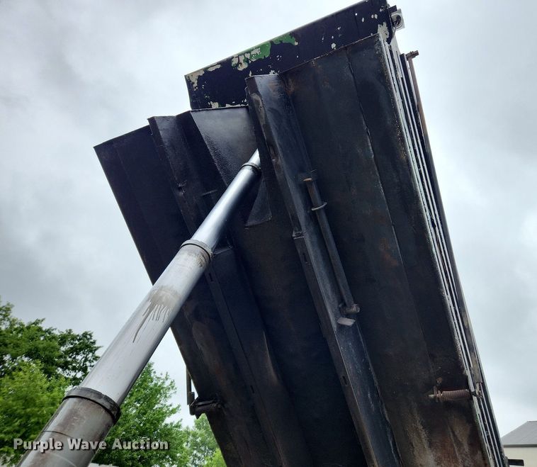 image for item LX9579 1999 Mack DM690S  dump truck