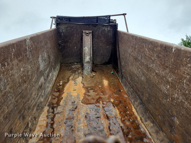 image for item LX9579 1999 Mack DM690S  dump truck