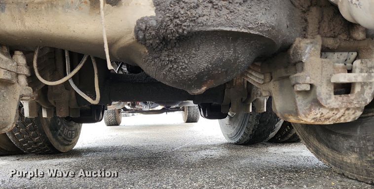 image for item LX9579 1999 Mack DM690S  dump truck