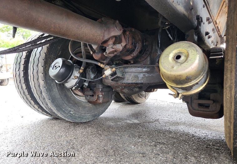 image for item LX9579 1999 Mack DM690S  dump truck