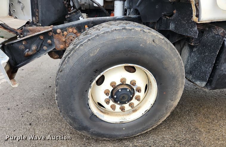 image for item LX9579 1999 Mack DM690S  dump truck