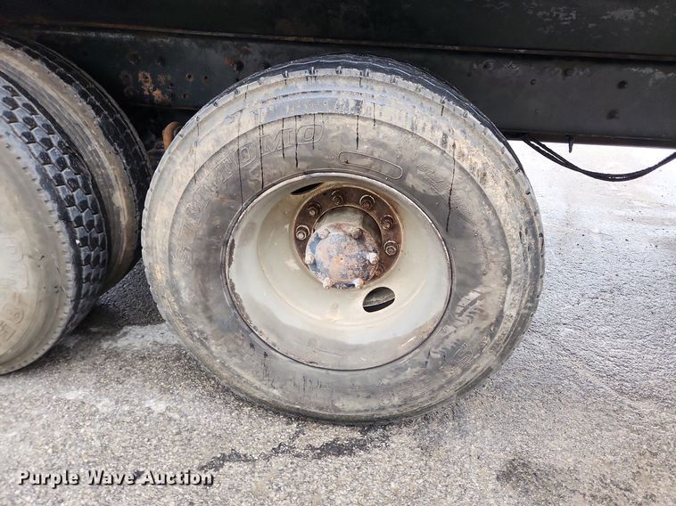 image for item LX9579 1999 Mack DM690S  dump truck