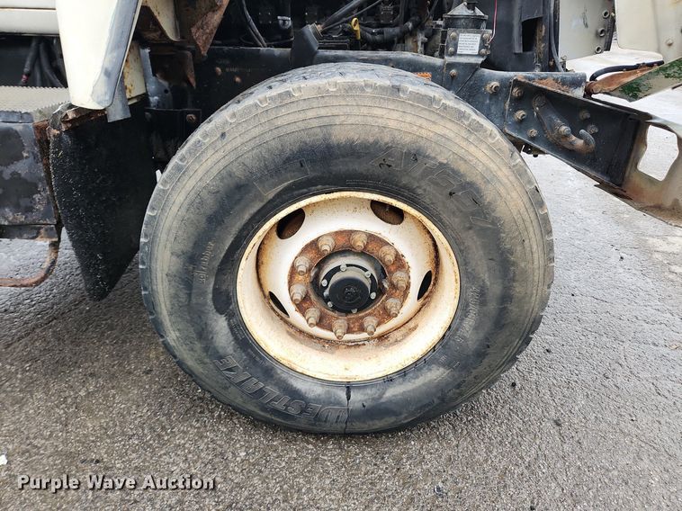 image for item LX9579 1999 Mack DM690S  dump truck