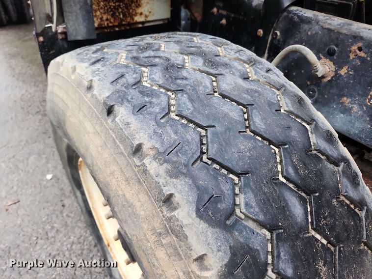 image for item LX9579 1999 Mack DM690S  dump truck