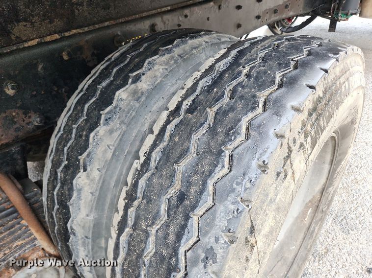 image for item LX9579 1999 Mack DM690S  dump truck