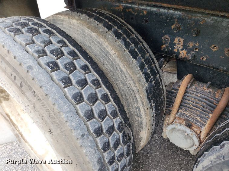 image for item LX9579 1999 Mack DM690S  dump truck