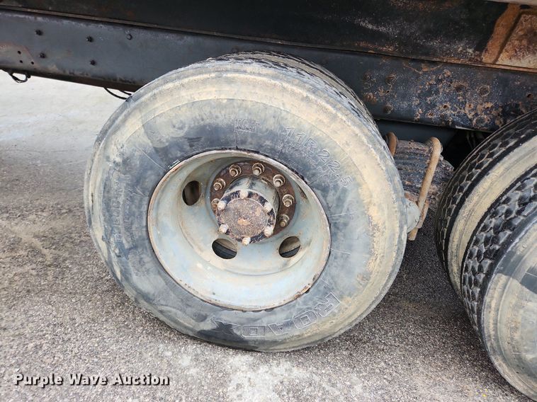 image for item LX9579 1999 Mack DM690S  dump truck