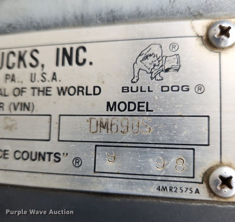 image for item LX9579 1999 Mack DM690S  dump truck