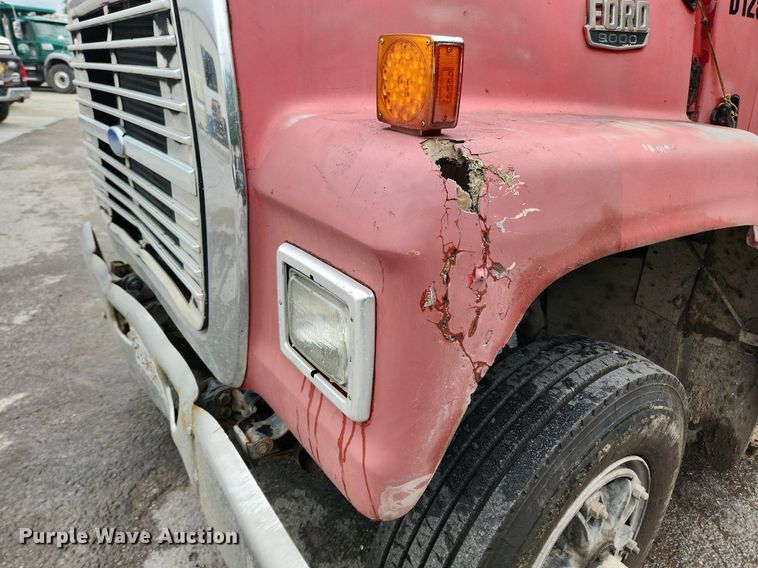 image for item LX9580 1995 Ford LNT8000  dump truck