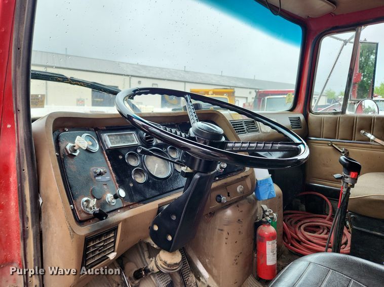 image for item LX9580 1995 Ford LNT8000  dump truck