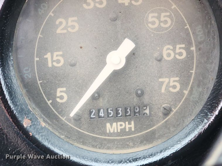 image for item LX9580 1995 Ford LNT8000  dump truck