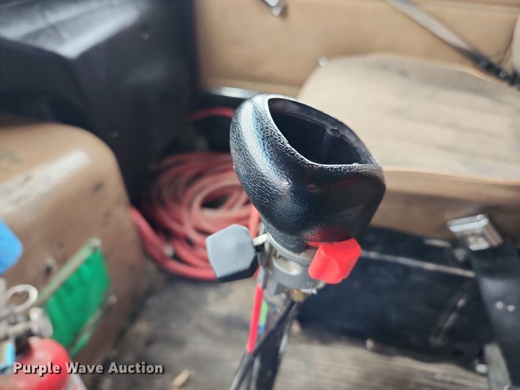 image for item LX9580 1995 Ford LNT8000  dump truck