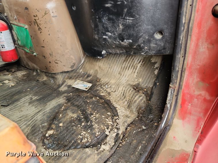 image for item LX9580 1995 Ford LNT8000  dump truck