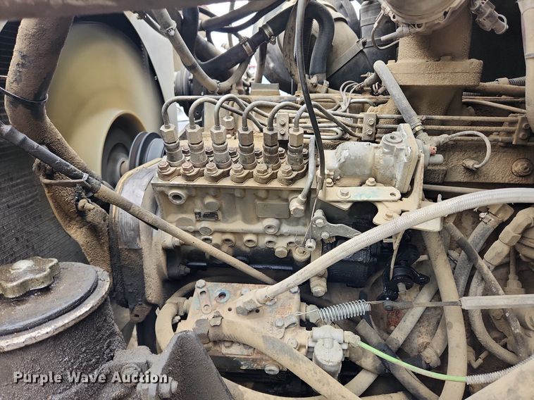 image for item LX9580 1995 Ford LNT8000  dump truck