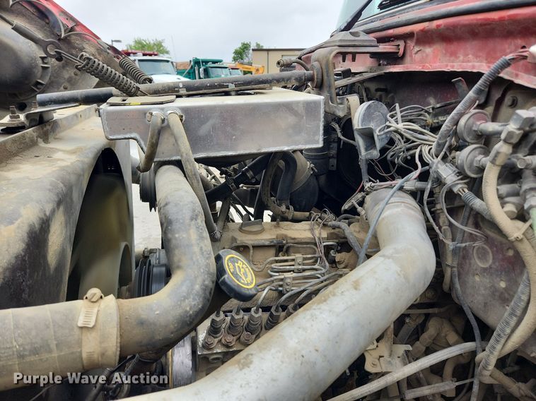 image for item LX9580 1995 Ford LNT8000  dump truck