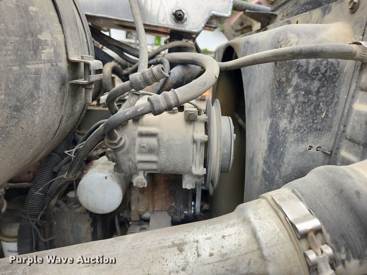 image for item LX9580 1995 Ford LNT8000  dump truck