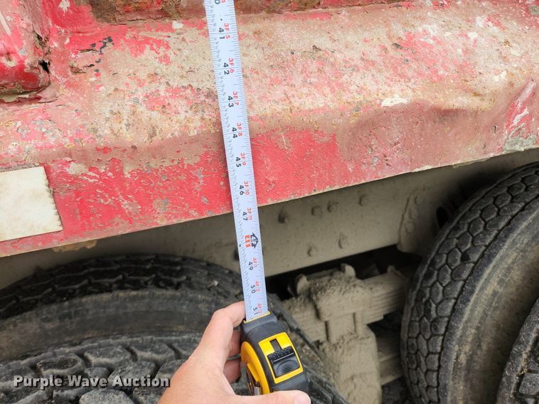 image for item LX9580 1995 Ford LNT8000  dump truck