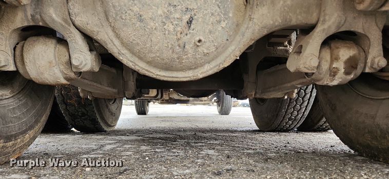 image for item LX9580 1995 Ford LNT8000  dump truck