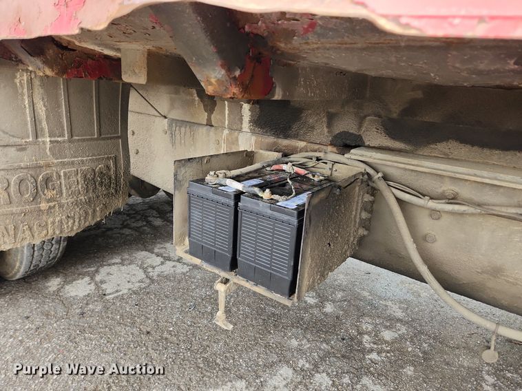 image for item LX9580 1995 Ford LNT8000  dump truck