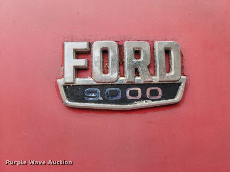 image for item LX9580 1995 Ford LNT8000  dump truck