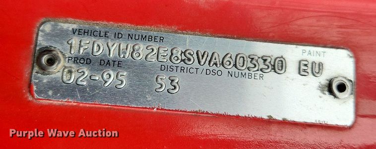 image for item LX9580 1995 Ford LNT8000  dump truck