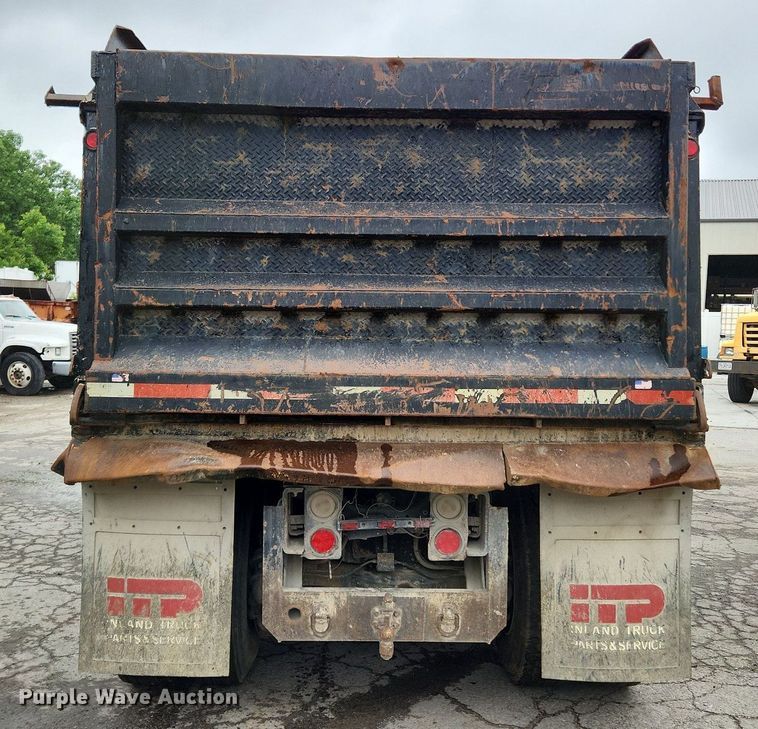 image for item LX9581 1999 Mack DM690S  dump truck