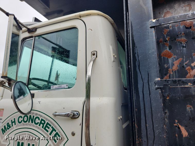 image for item LX9581 1999 Mack DM690S  dump truck