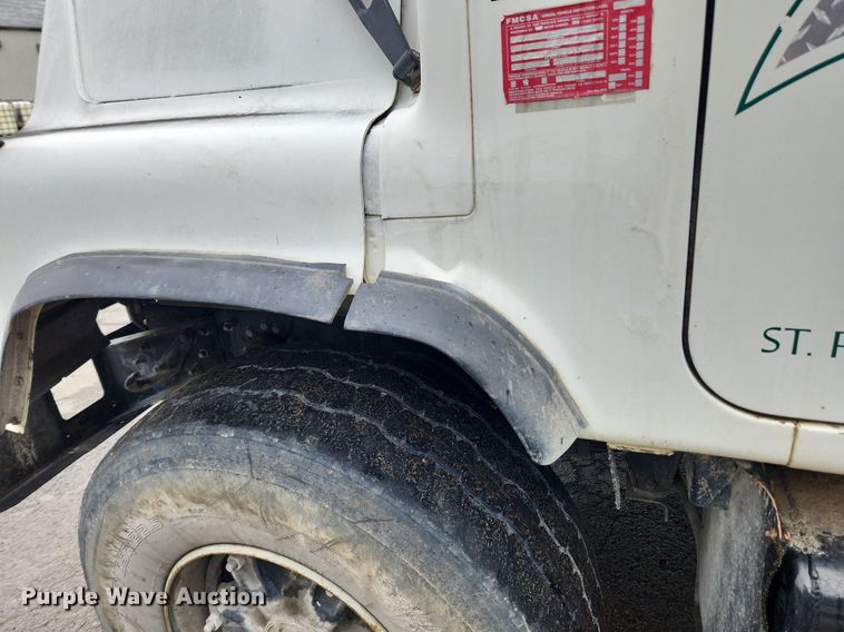 image for item LX9581 1999 Mack DM690S  dump truck