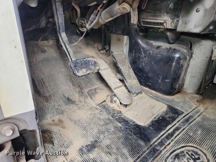 image for item LX9581 1999 Mack DM690S  dump truck