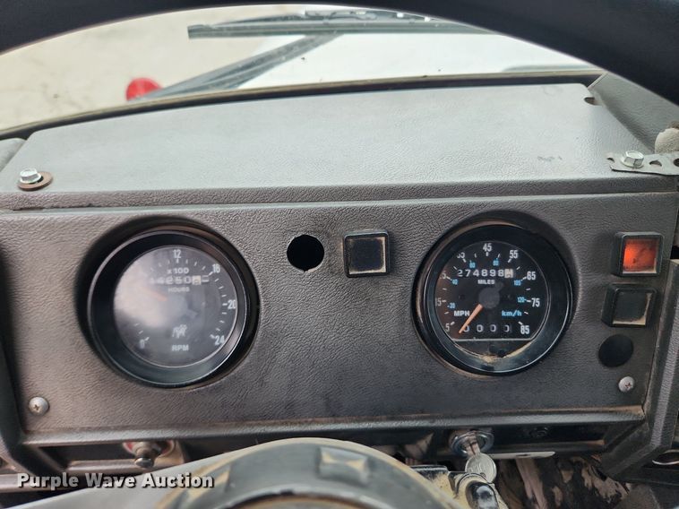 image for item LX9581 1999 Mack DM690S  dump truck