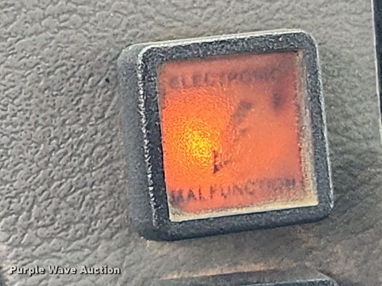 image for item LX9581 1999 Mack DM690S  dump truck