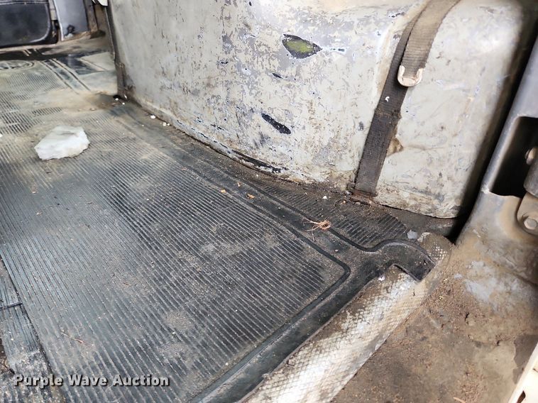 image for item LX9581 1999 Mack DM690S  dump truck