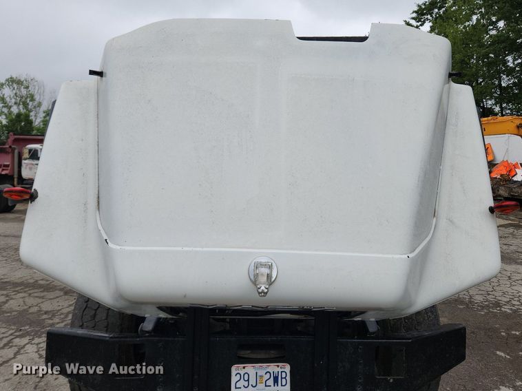 image for item LX9581 1999 Mack DM690S  dump truck