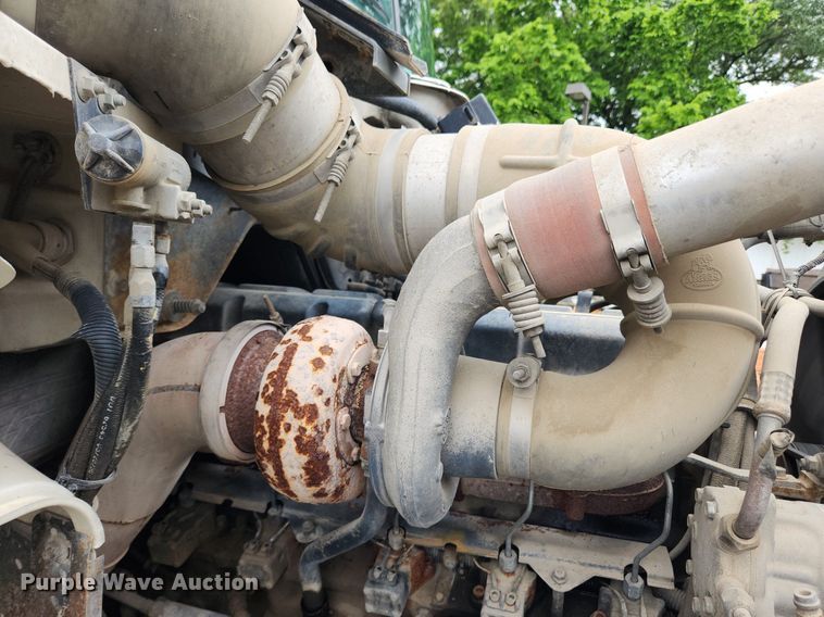 image for item LX9581 1999 Mack DM690S  dump truck