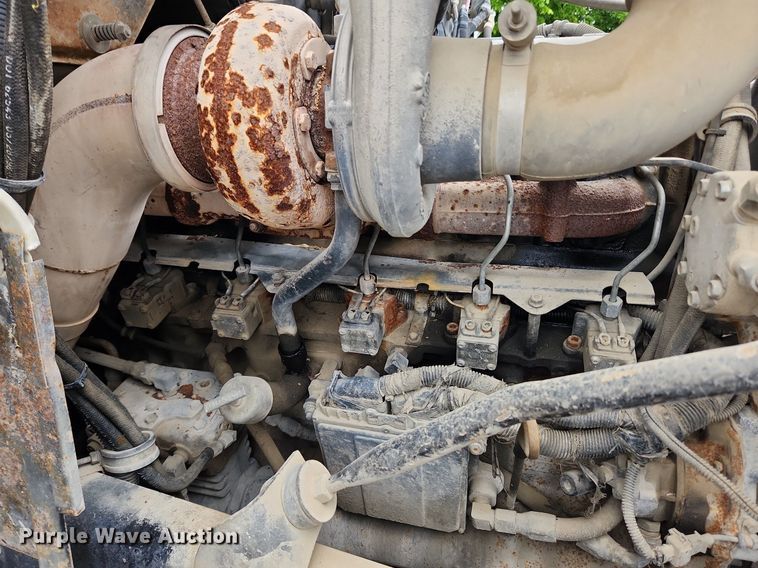 image for item LX9581 1999 Mack DM690S  dump truck