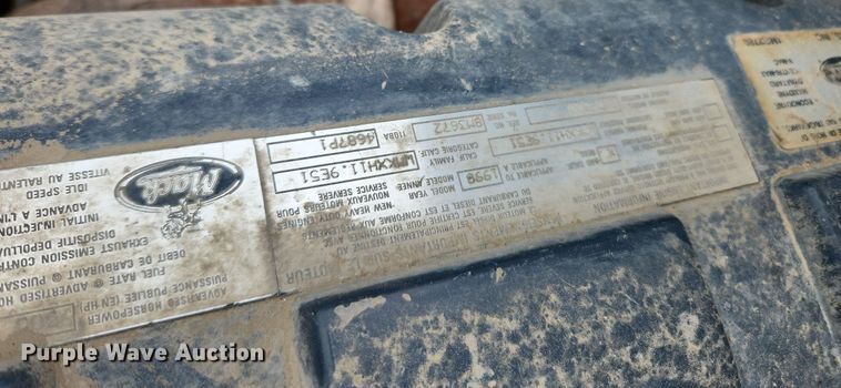 image for item LX9581 1999 Mack DM690S  dump truck