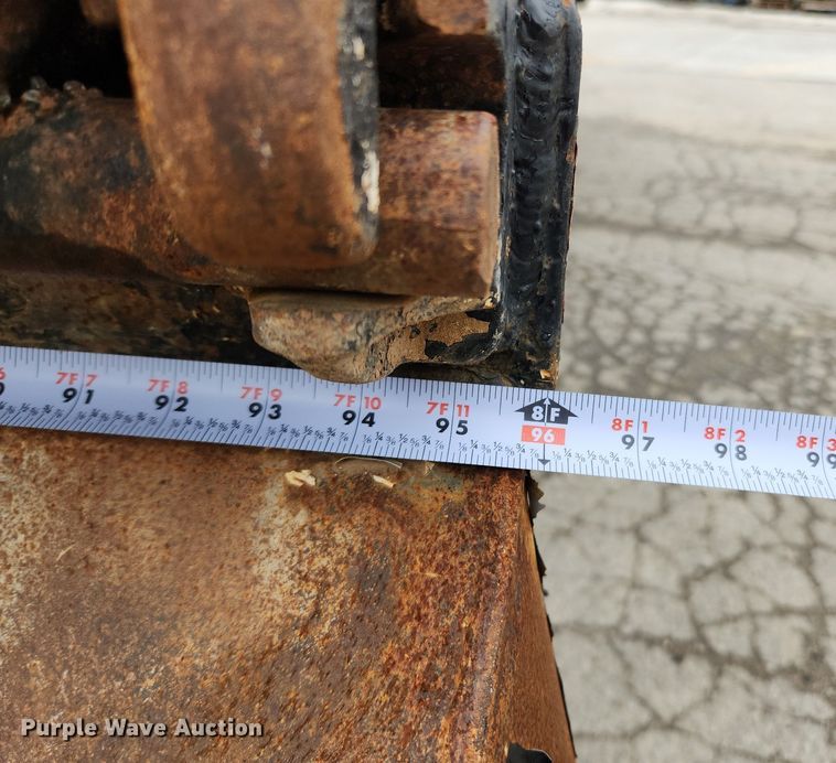 image for item LX9581 1999 Mack DM690S  dump truck