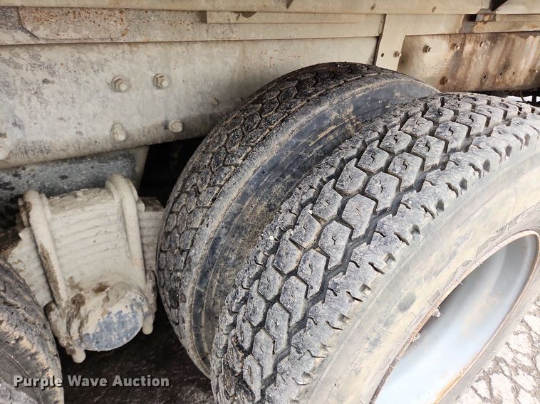 image for item LX9581 1999 Mack DM690S  dump truck