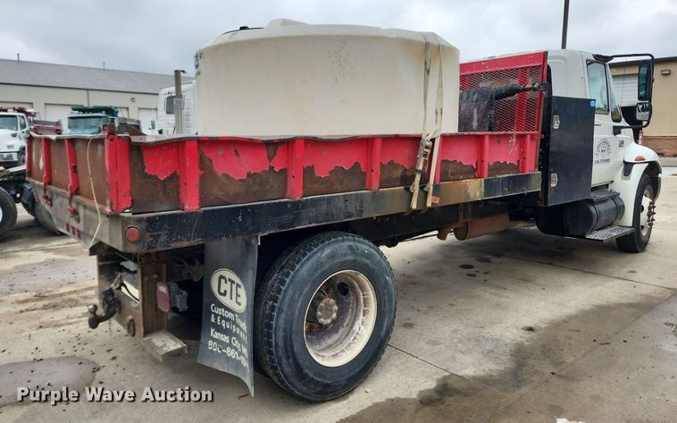 image for item LX9583 2003 International 4300  dump flatbed truck