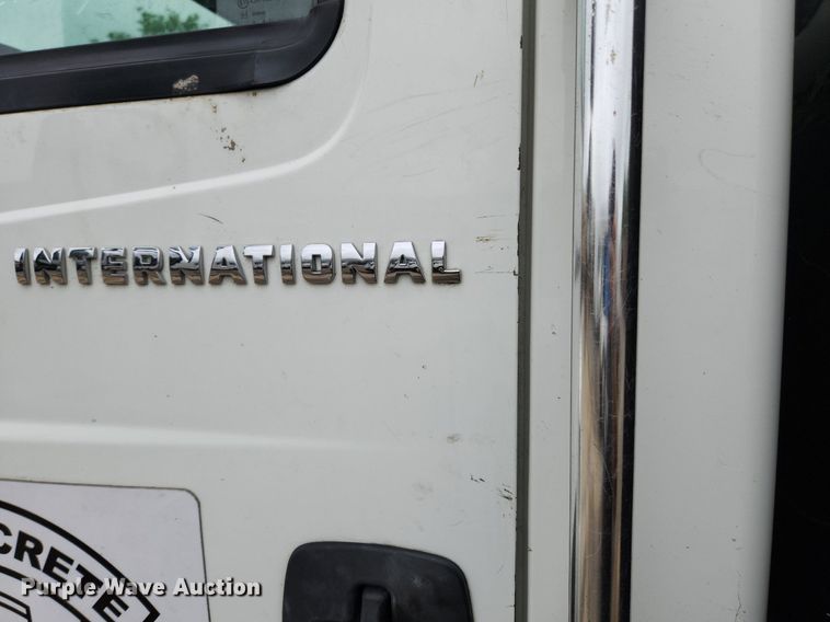 image for item LX9583 2003 International 4300  dump flatbed truck