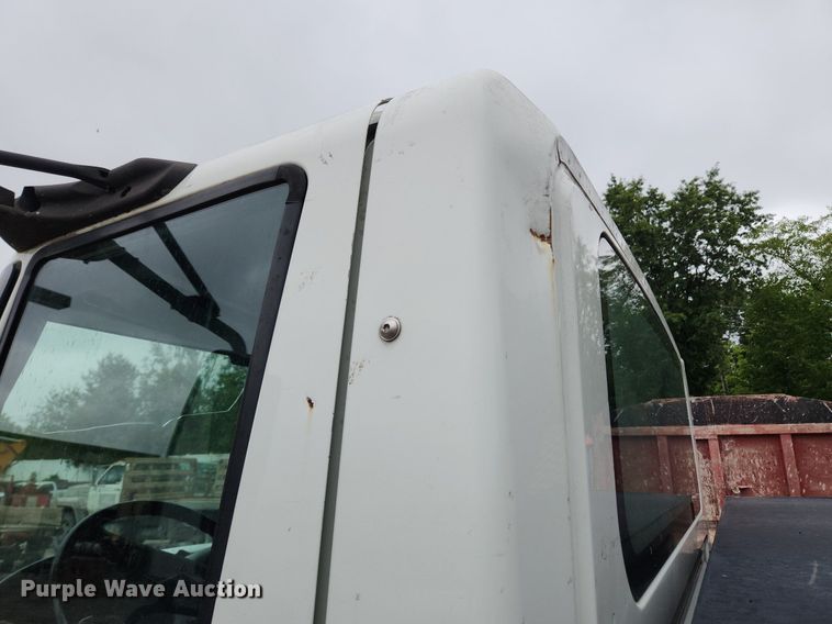 image for item LX9583 2003 International 4300  dump flatbed truck