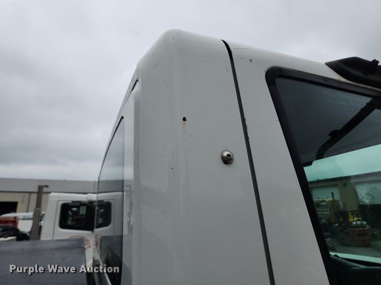 image for item LX9583 2003 International 4300  dump flatbed truck