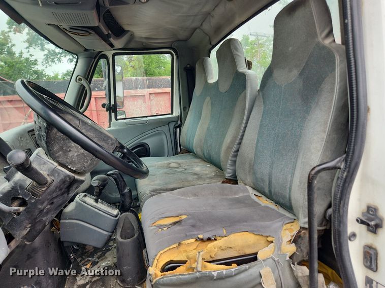 image for item LX9583 2003 International 4300  dump flatbed truck