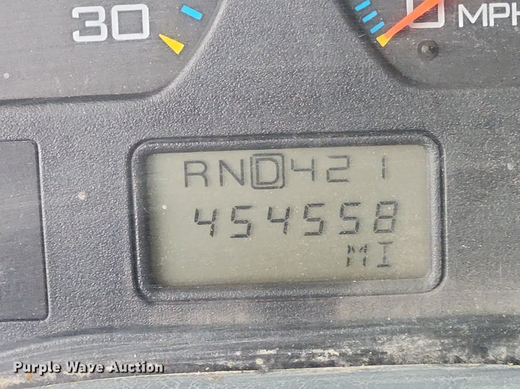 image for item LX9583 2003 International 4300  dump flatbed truck