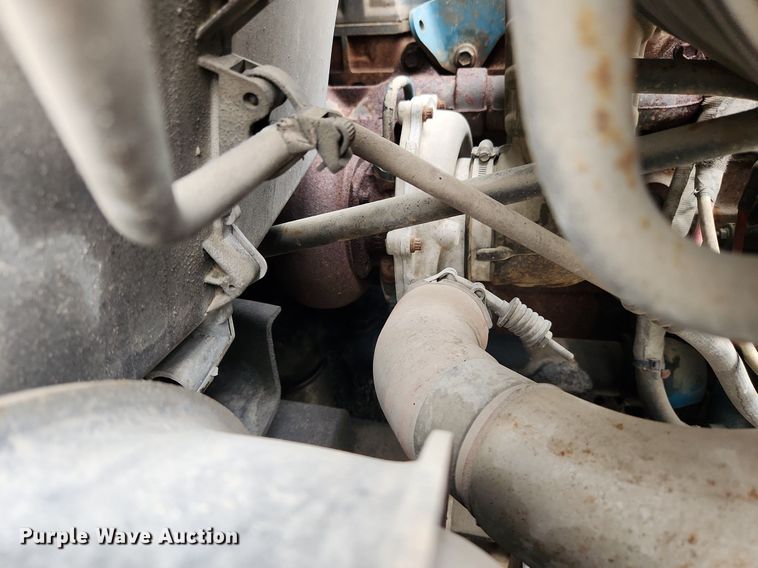 image for item LX9583 2003 International 4300  dump flatbed truck