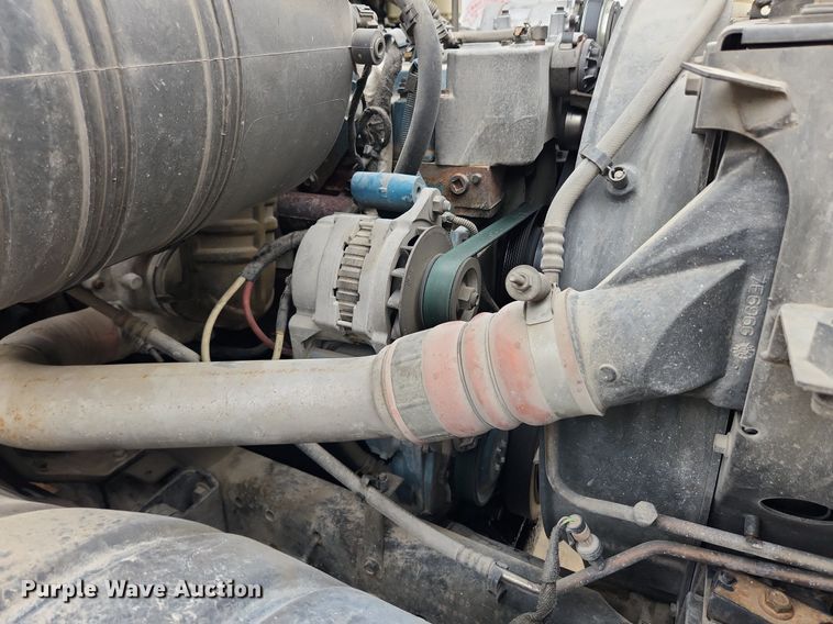 image for item LX9583 2003 International 4300  dump flatbed truck