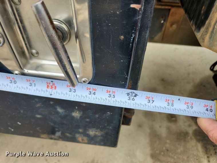 image for item LX9583 2003 International 4300  dump flatbed truck